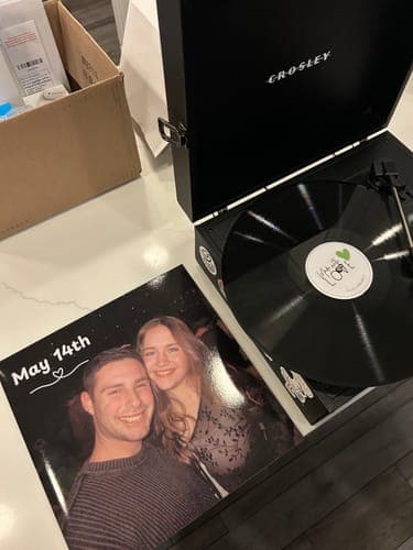 Leonela's Custom Vinyl Records